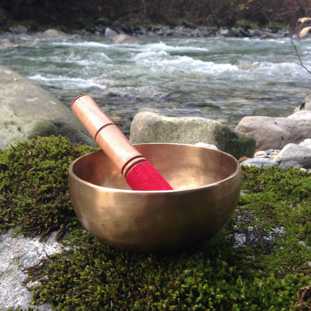 5.5 inch Tibetan singing bowl with wooden mallet